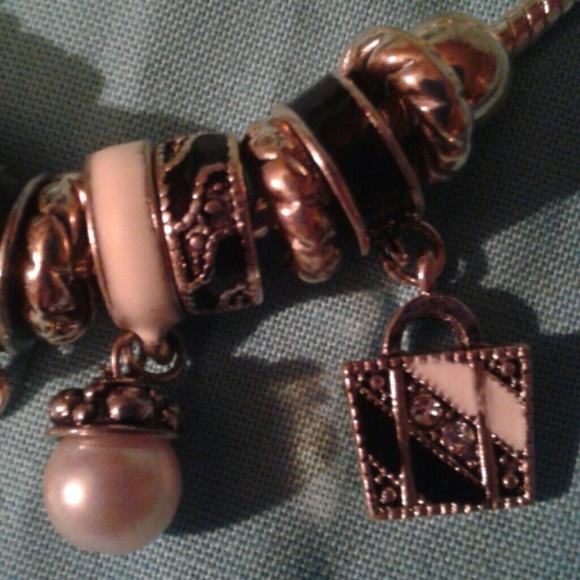 SALE! Vintage silver tone purse charm bracelet - Picture 3 of 8